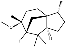 (3R,8aβ)-2,3,4,5,6,7,8,8a-オクタヒドロ-6β-メトキシ-3β,6α,8,8-テトラメチル-1H-3aα,7α-メタノアズレン 化学構造式