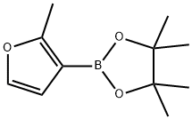 4,4,5,5-テトラメチル-2-(2-メチル-3-フラニル)-1,3,2-ジオキサボロラン 化学構造式